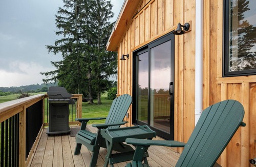 Valois House | VineHaus: A Magical Escape Nestled in the Vineyard