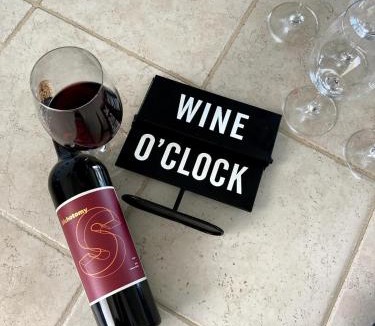 Outlook House | Vineyard and winery guest house