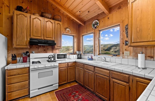 Carmel Valley House | Vineyard Cottage with Stunning Views