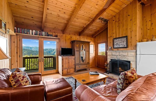 Carmel Valley House | Vineyard Cottage with Stunning Views