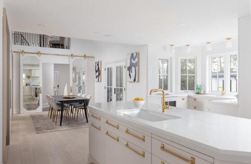Niagara-on-the-Lake House | Vineyard Estate by the River with Pool