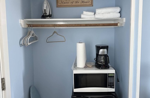 Vineyard Haven Hotel | Vineyard Harbor Motel - Private Beach