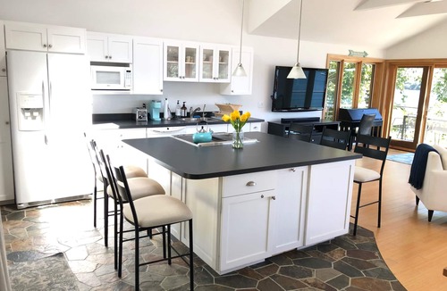 Tisbury House | Vineyard Haven Beach House