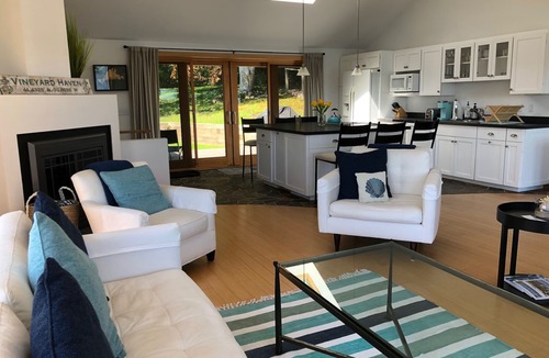 Tisbury House | Vineyard Haven Beach House