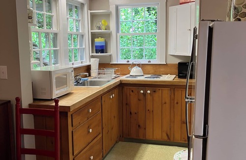 Tisbury Cottage | Vineyard Haven Guest Cottage