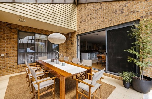 Tuerong House | Vineyard Lane - Winery Escape!