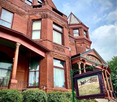 St. Joseph House | Vineyard Mansion B&B