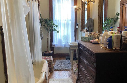 St. Joseph House | Vineyard Mansion & Carriage House Bed & Breakfast