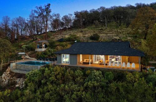Lower Lake House | Vineyard Setting With 180 Panoramic Lake Views