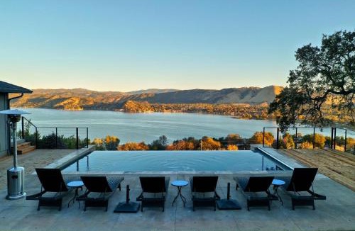 Lower Lake House | Vineyard Setting With 180 Panoramic Lake Views