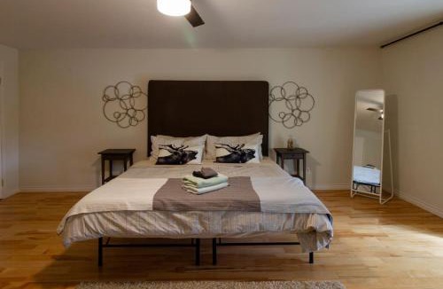 Prince Edward House | Vineyard Suite - Family Friendly in Picton PEC