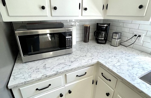 Lagoon Heights House | *Vineyard Vacation Retreat* -3 BR