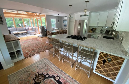 Lagoon Heights Villa | ** Vineyard Vacation Retreat ** with NEW HOT TUB