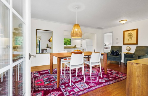 Calistoga Cottage | Vineyard View Home + Complimentary Wine Tasting