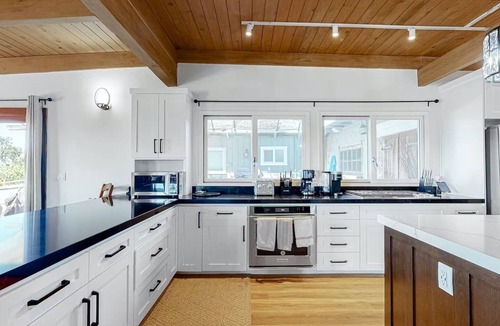 Sonoma Villa | Vineyard Villa: Pool | Spa | Games Room | EV Char.