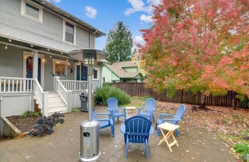 McMinnville House | Vino e Vita Historic Pet-Friendly Home-EV Charger