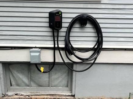 McMinnville House | Vino e Vita Historic Pet-Friendly Home-EV Charger