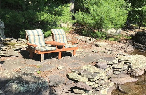 Lakeville House | Vintage 1950's Lakefront Cabin Private Dock, Sunrise Views & Pet Friendly