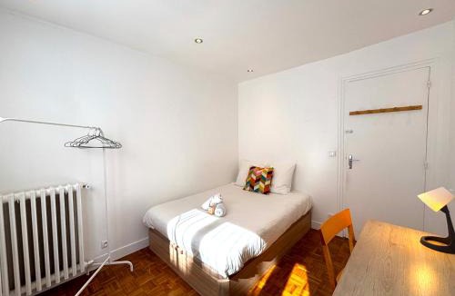 Cachan Apartment | Vintage - 3 bedroom apartment, RER B 200 m away