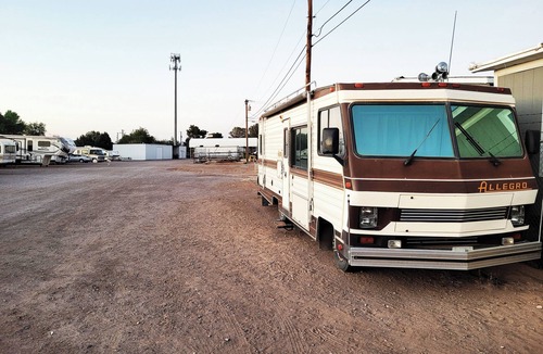 Mesilla Park House | Vintage 80's Retro RV Experience, Back to 1985!