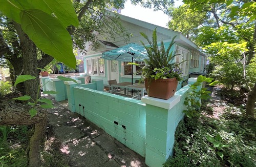 Michigan City Cottage | Vintage Beachside Cottage