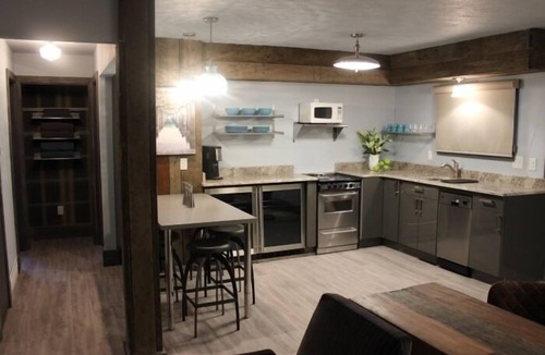 Okoboji Hotel | Vintage Block Inn & Suites