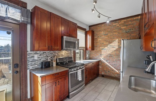 Short North House | Vintage Bricks in Short North | Two Parking Spots