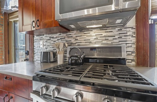 Short North House | Vintage Bricks in Short North | Two Parking Spots