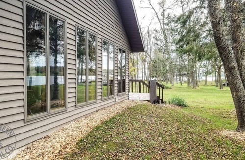 Luck Cabin | Vintage Cabin on Bone Lake