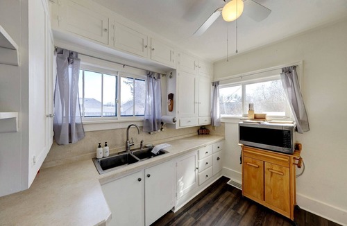 Ranchester Cabin | Vintage Cabin Perfect for Families and Outdoor Activities in Ranchester, Wyoming