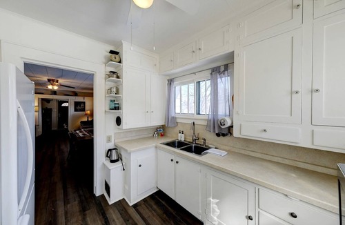 Ranchester Cabin | Vintage Cabin Perfect for Families and Outdoor Activities in Ranchester, Wyoming