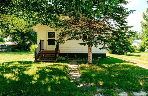 Ranchester Cabin | Vintage Cabin Perfect for Families and Outdoor Activities in Ranchester, Wyoming