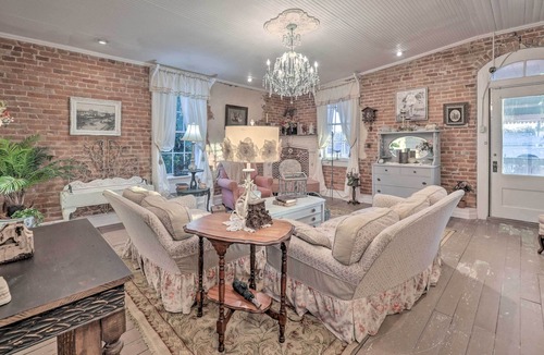 Calvert Apartment | Vintage Calvert Apartment w/ Large Balcony!