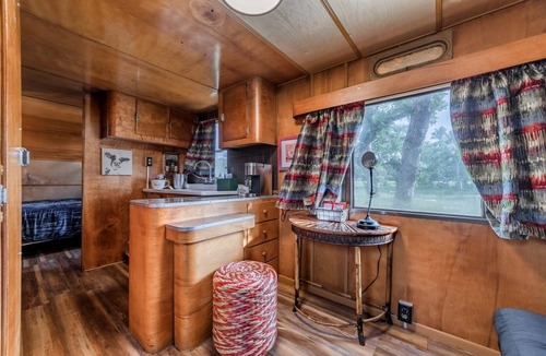Spicewood House | Vintage Camper Amazingly Equipped Great for a Unique Getaway in Texas