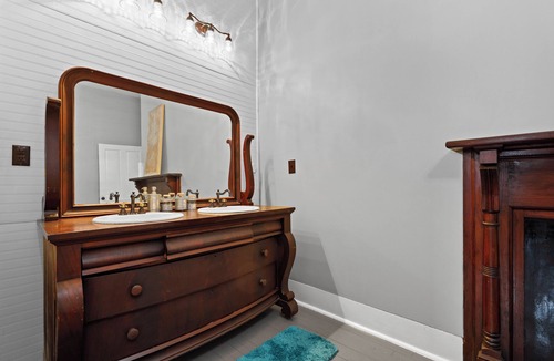 Franklinton Bed & Breakfast | Vintage Charm, modern convenience-B & B w/Pool