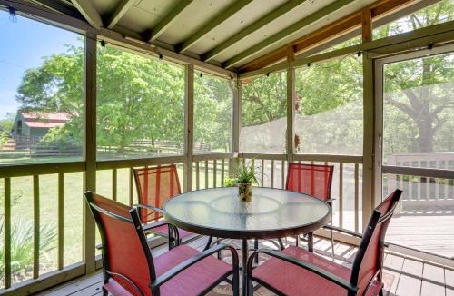 Fayetteville House | Vintage Charm + Outdoor Calm: Rural Arkansas Cabin