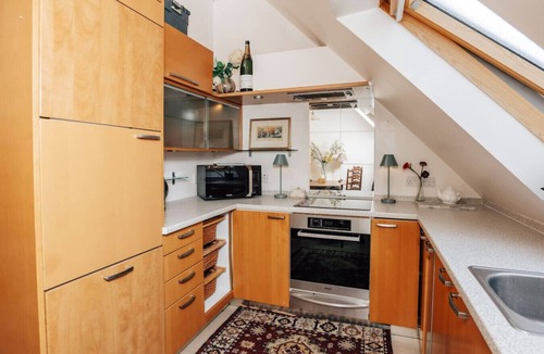 Culham Apartment | Vintage chic coach house - Pet friendly