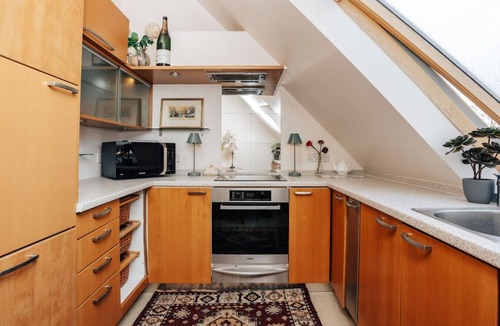 Culham Apartment | Vintage chic coach house - Pet friendly