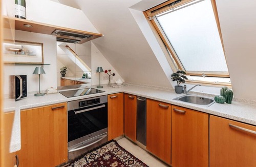 Culham Apartment | Vintage chic coach house - Pet friendly