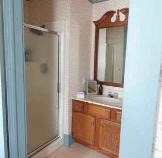 Hermann House | Vintage Downtown Guest Suite