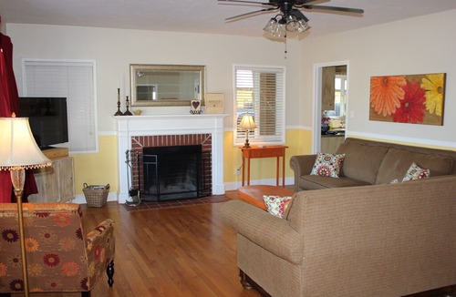 Lodi House | Vintage Downtown Lodi Bungalow