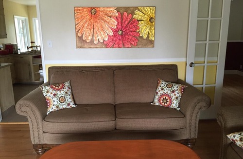 Lodi House | Vintage Downtown Lodi Bungalow