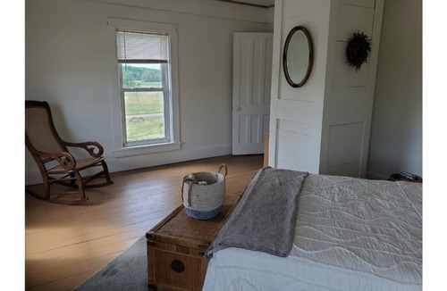 De Peyster House | Vintage Farmhouse close to area colleges, beaches, and the Adirondack mountains.