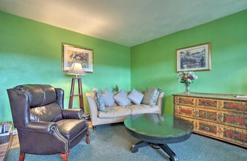 Cambridge Springs House | Vintage Farmhouse ~ 2 1/2 Mi to Mount Pleasant Ski