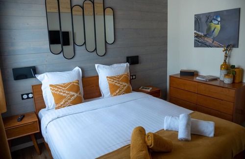 Les Fourgs Apartment | VINTAGE .