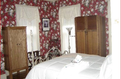 Newark Bed & Breakfast | Vintage Gardens Bed & Breakfast