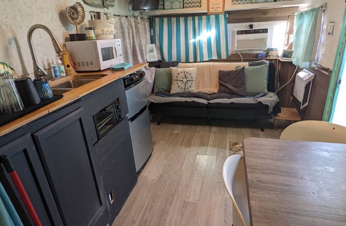 Travis County House | Vintage Glamping close to Austin!