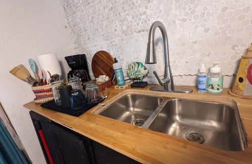 Travis County House | Vintage Glamping close to Austin!