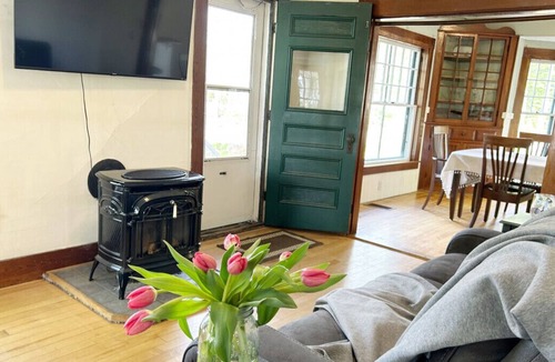 Sunapee House | Vintage Harbor House