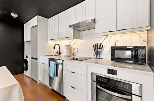 Downtown San Antonio Apartment | Vintage Haven:CityView+Riverwalk+Arcade+2 King
